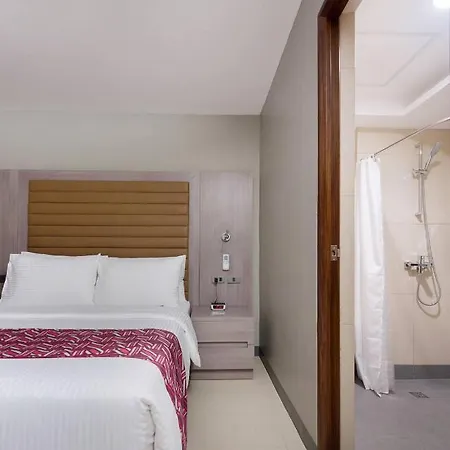 Solace Hotel Makati City Exterior photo