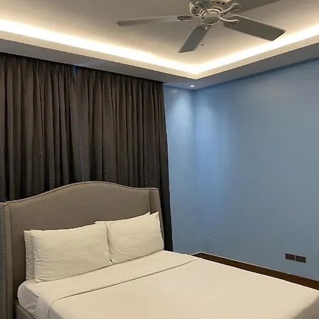 Solace Hotel Makati City Exterior photo