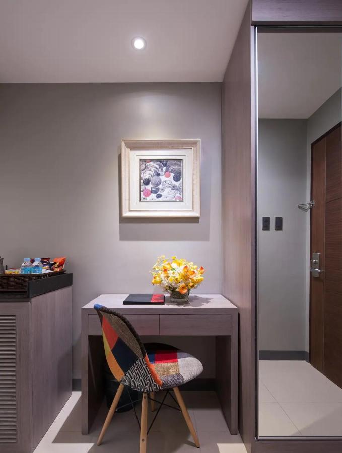 Solace Hotel 3* Makati City