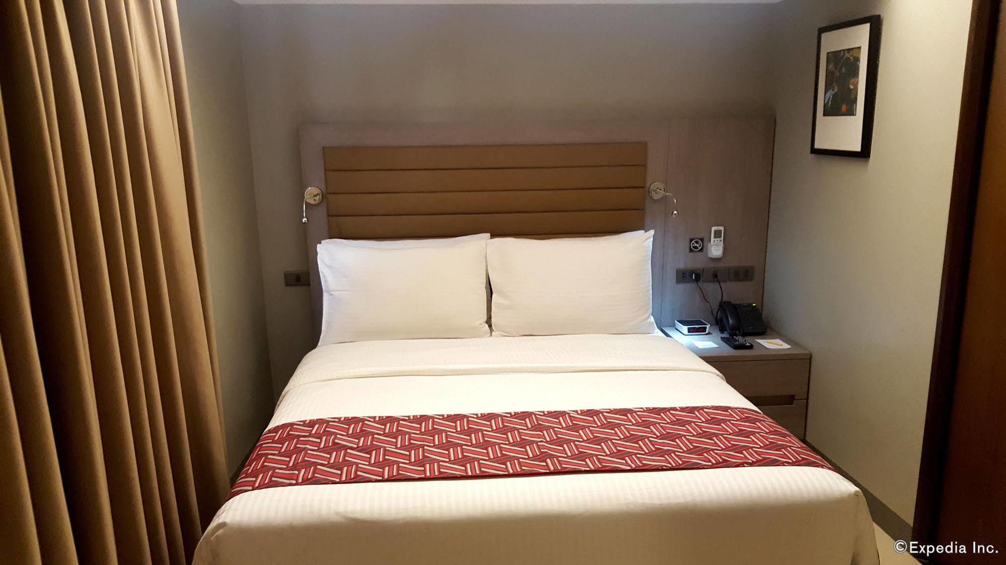 Hotel Solace Hotel 3*