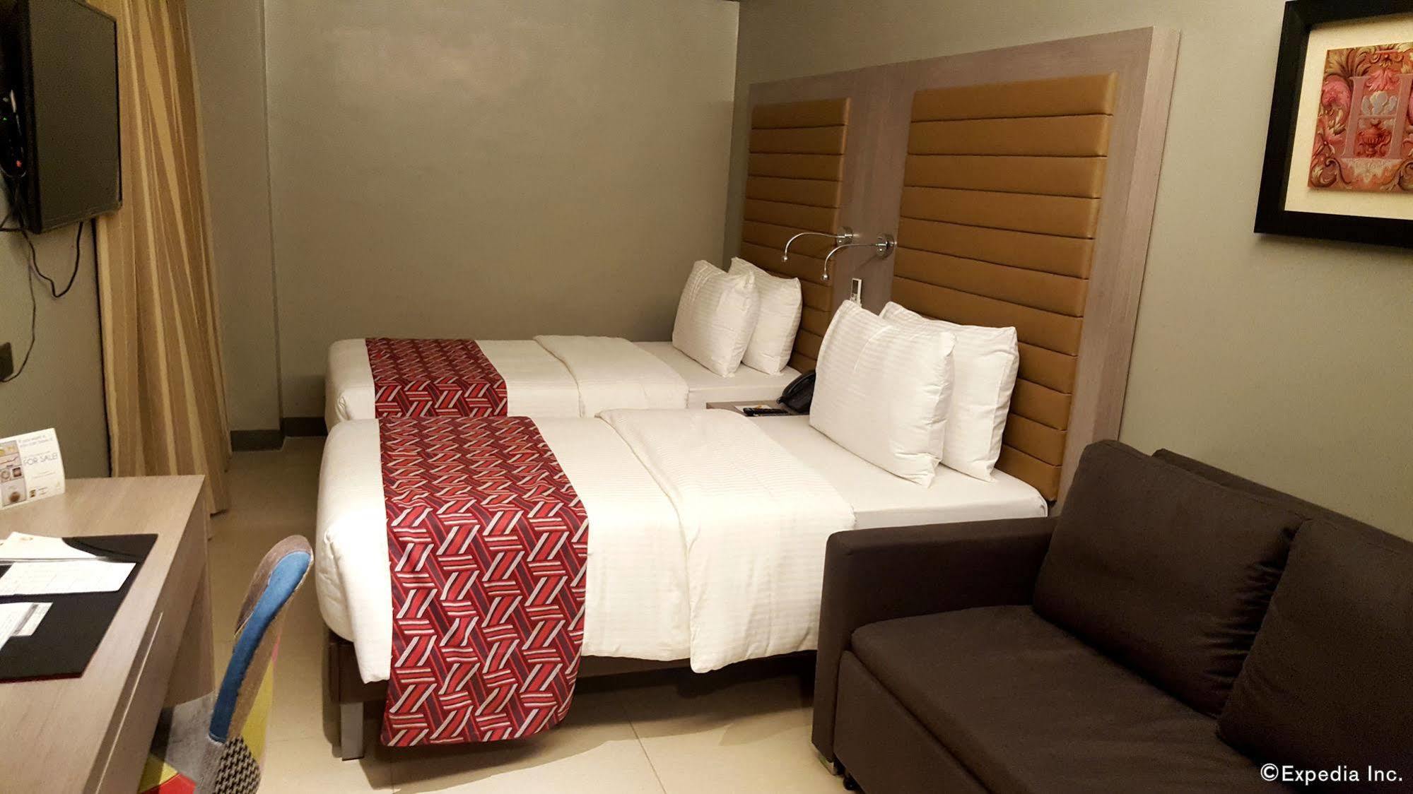 Solace Hotel 3* Makati City